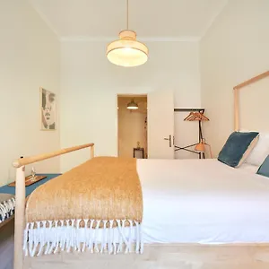 Apartamento Charming 3br W/ Patio, By Timecooler, Lisboa