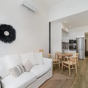 Apartamento Casa Boma - Design With Private Vegetal Terrace - Lapa Vii, Lisboa
